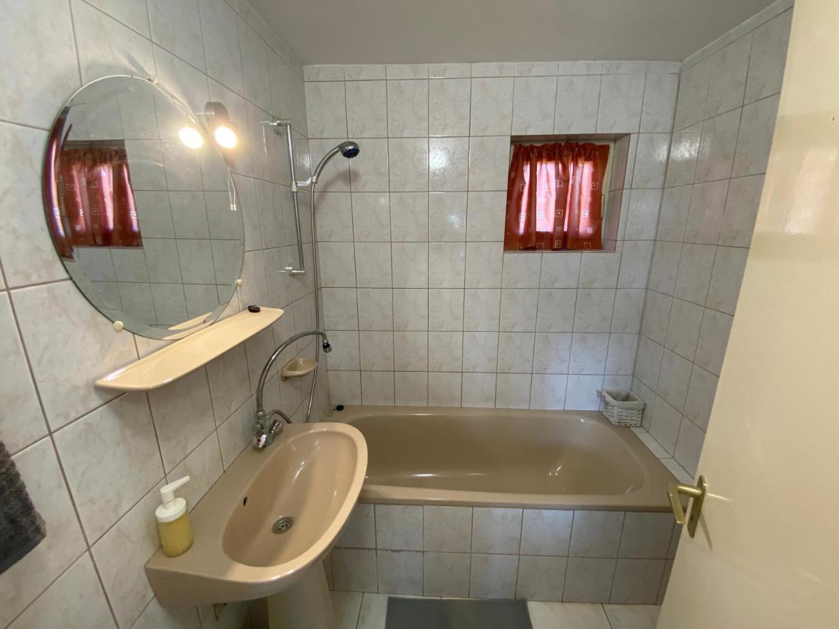 Fuege Vendeghaz Villa Lovas Exterior foto